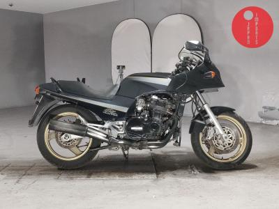Kawasaki GPZ900R