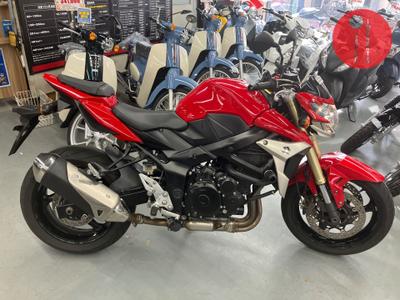 Suzuki GSR750