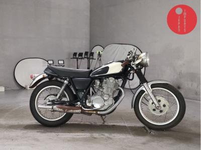 Yamaha SR400-1
