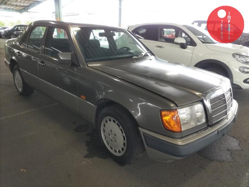 MERCEDES BENZ MEDIUM CLASS 4D