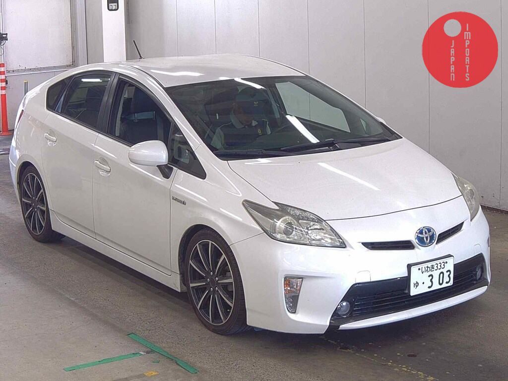 AMERICA TOYOTA PRIUS 5D