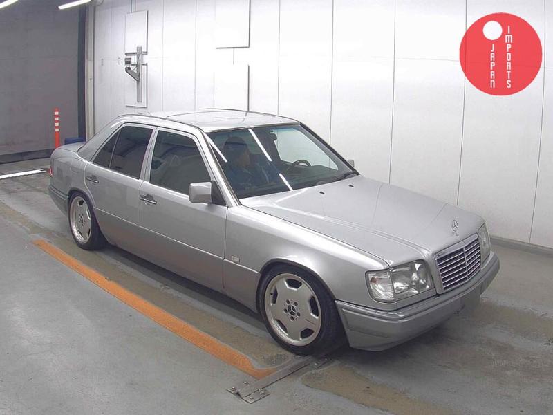 MERCEDES BENZ E-CLASS 4D E320