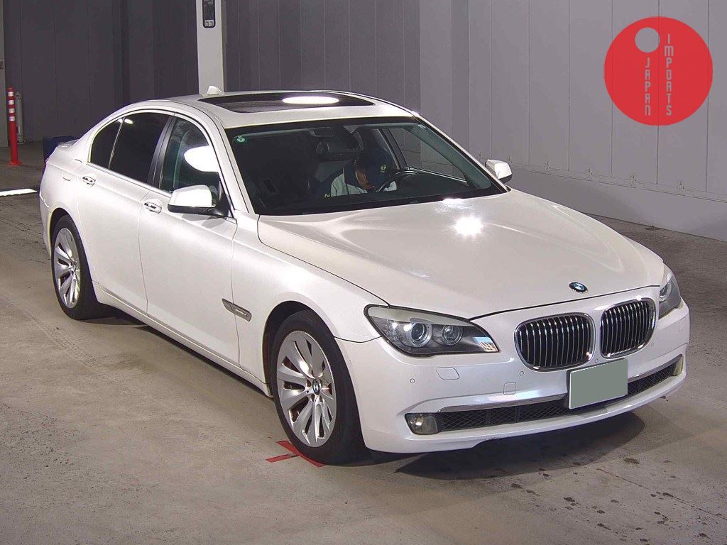 BMW                                                                      7 SERIES       740I