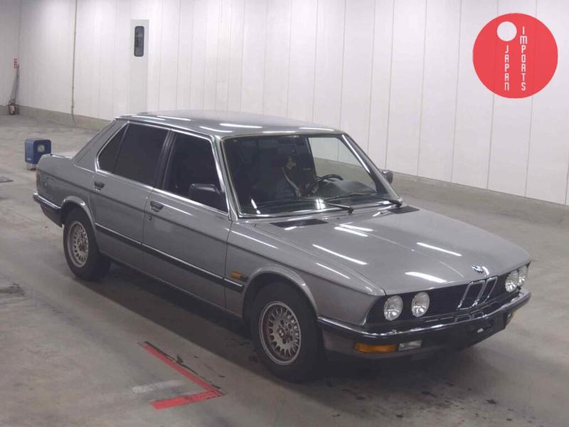 BMW 5 SERIES 4D 520I