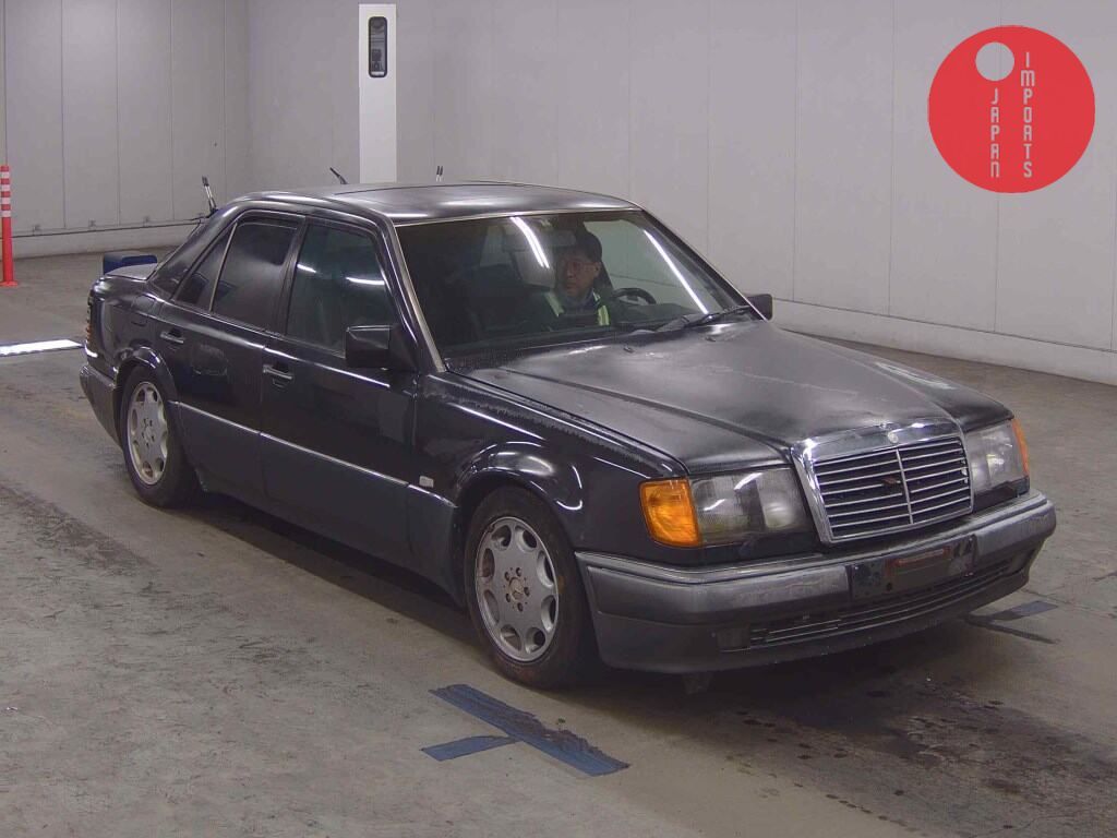 MERCEDES BENZ E-CLASS 4D E500