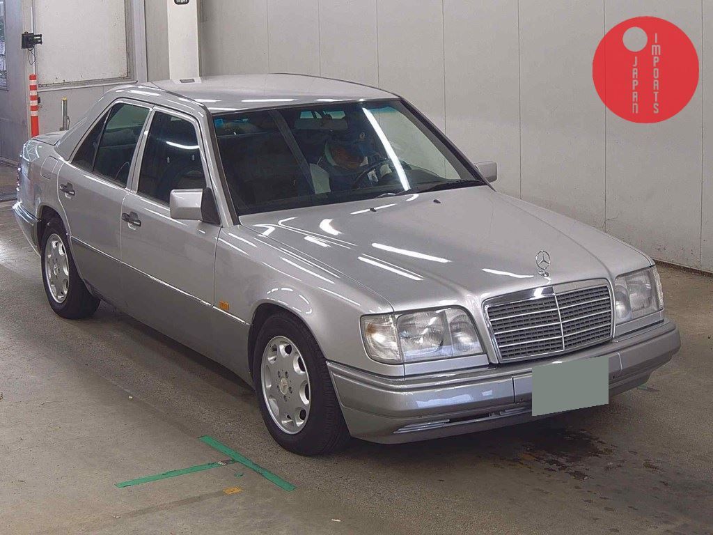 MERCEDES BENZ                                                                      E-CLASS 4D       E320