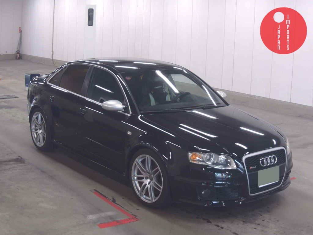 AUDI                                                                      RS4 4D 4WD       BASE GRADE