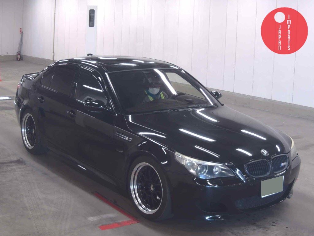 BMW                                                                      M5 4D       M5