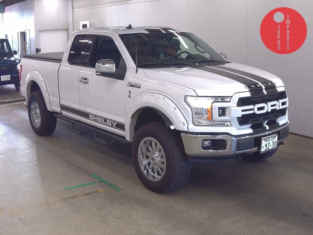 FORD F-150 4D 4WD LARIAT