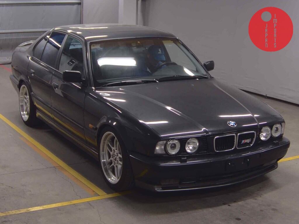 BMW                                                                      M5 4D