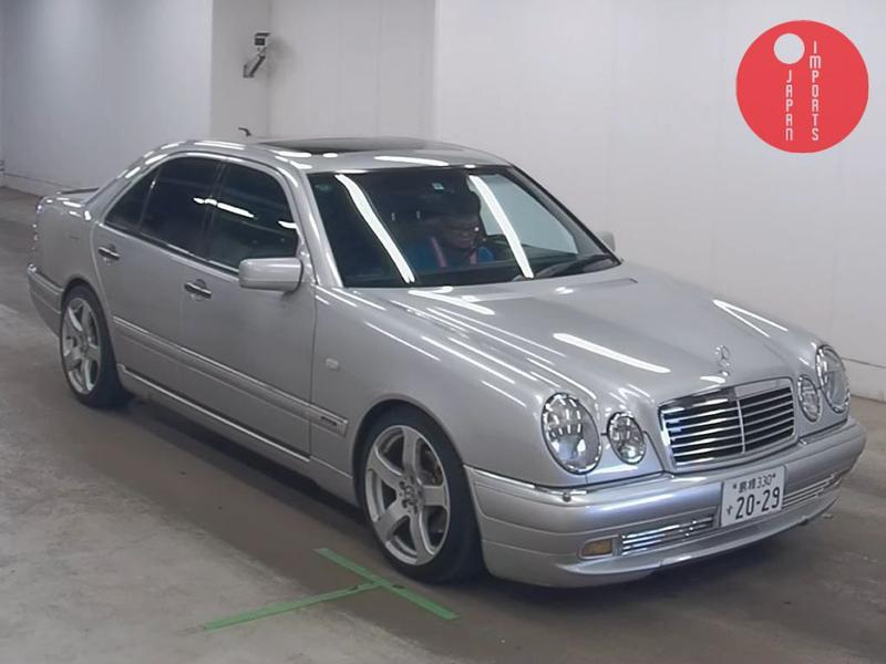 MERCEDES BENZ E-CLASS 4D E320