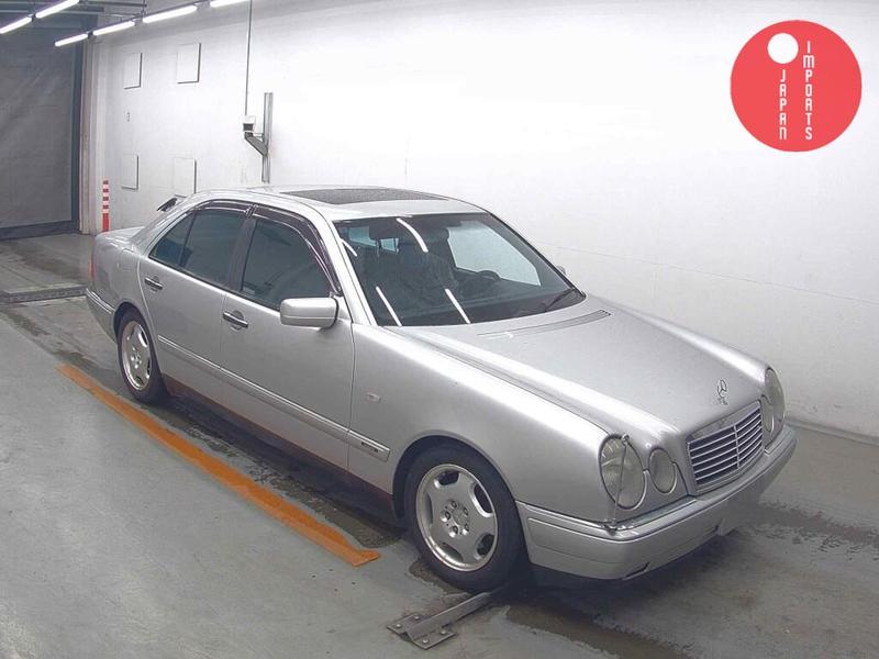 MERCEDES BENZ E-CLASS 4D E320