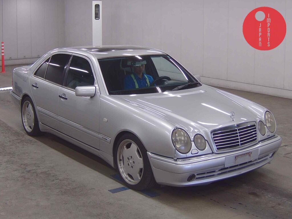 MERCEDES BENZ                                                                      E-CLASS 4D