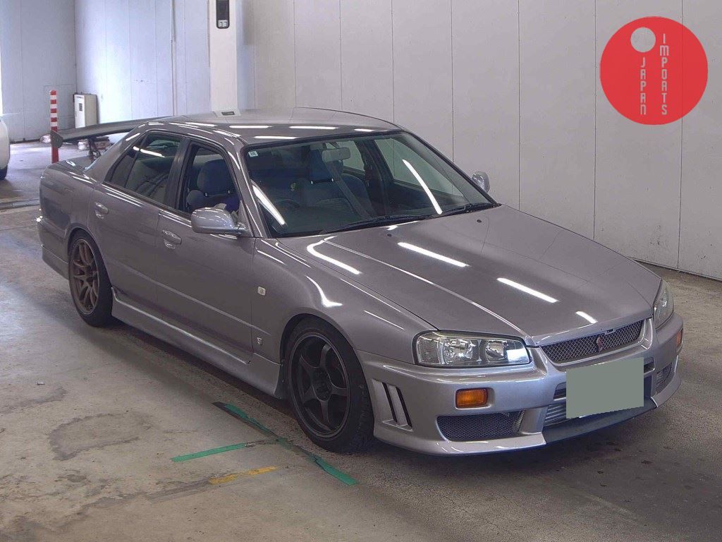 NISSAN SKYLINE 4D