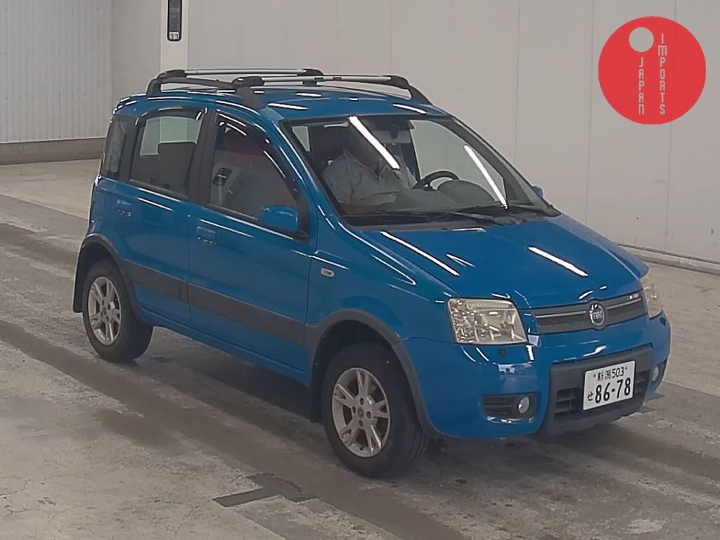 FIAT                                                                      NEW PANDA 4WD       4×4 CLIMBING
