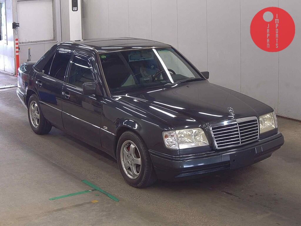 MERCEDES BENZ E-CLASS 4D E320