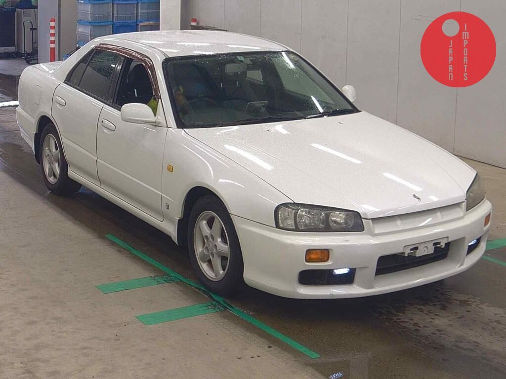 NISSAN SKYLINE 4D