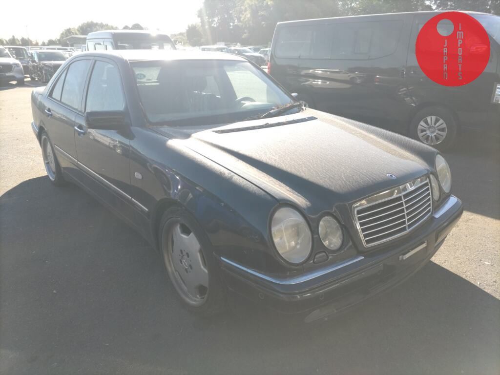 MERCEDES BENZ E-CLASS 4D